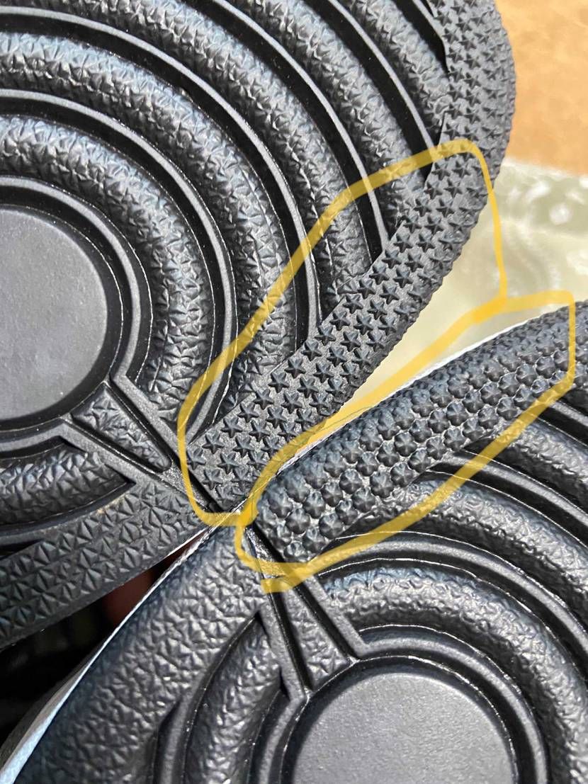 なんか左右で全然形違うんですけど…
これってよくあることなんでしょうか