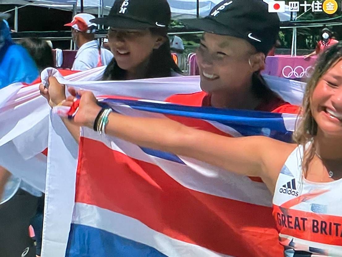 スケートボード女子パーク
四十住選手金メダル🥇
開選手銀メダル🥈
日本スケ