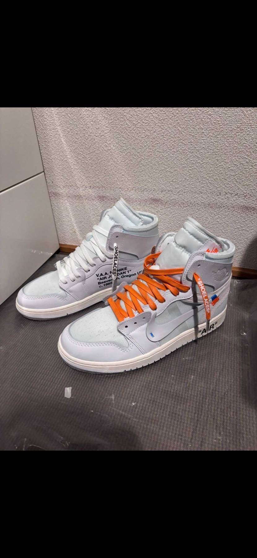 色々悩んだ末、
ワックスシューレース🍊にしてみたり、純正白