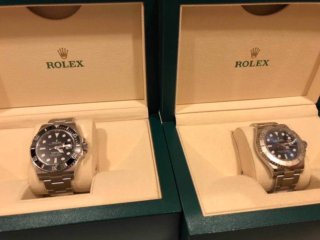 何年か前の台風の後に買えたヨットマスターと今日台風の後に買えた黒サブ
たまたま