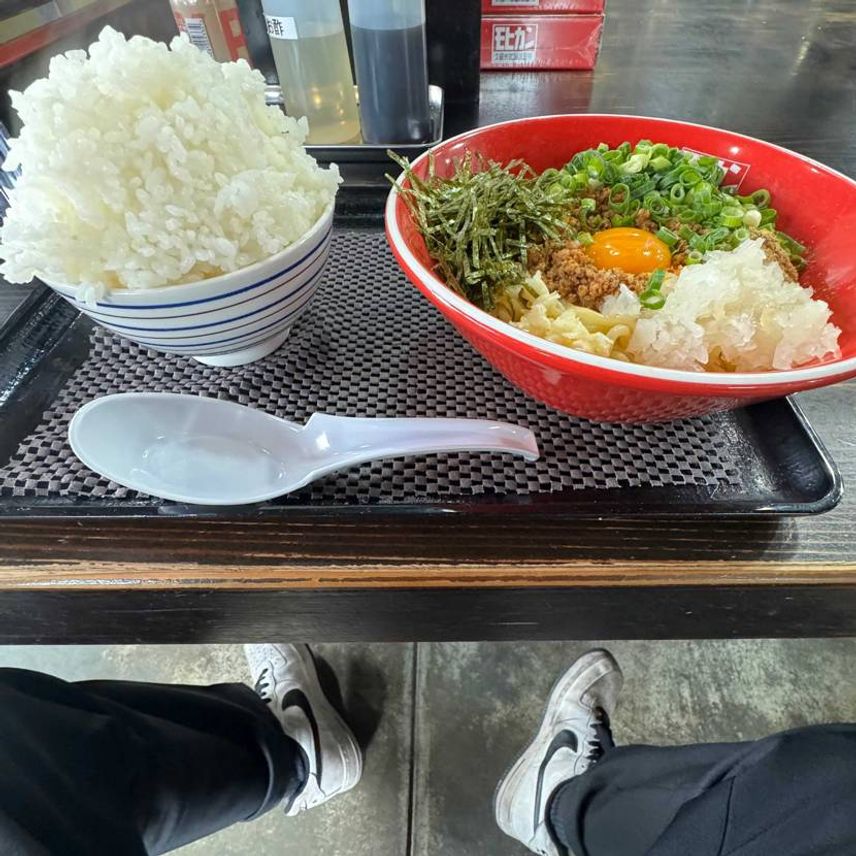 1週間の疲れを癒すべくドカ食いした後は、テンション上がってバカ履きなんかしちゃっ