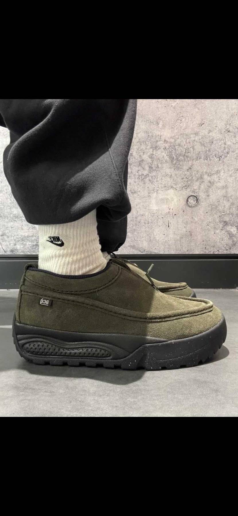 ご存じでしたら教えて下さい！
ナイキルーファスのこのカラーって海外限定とかです