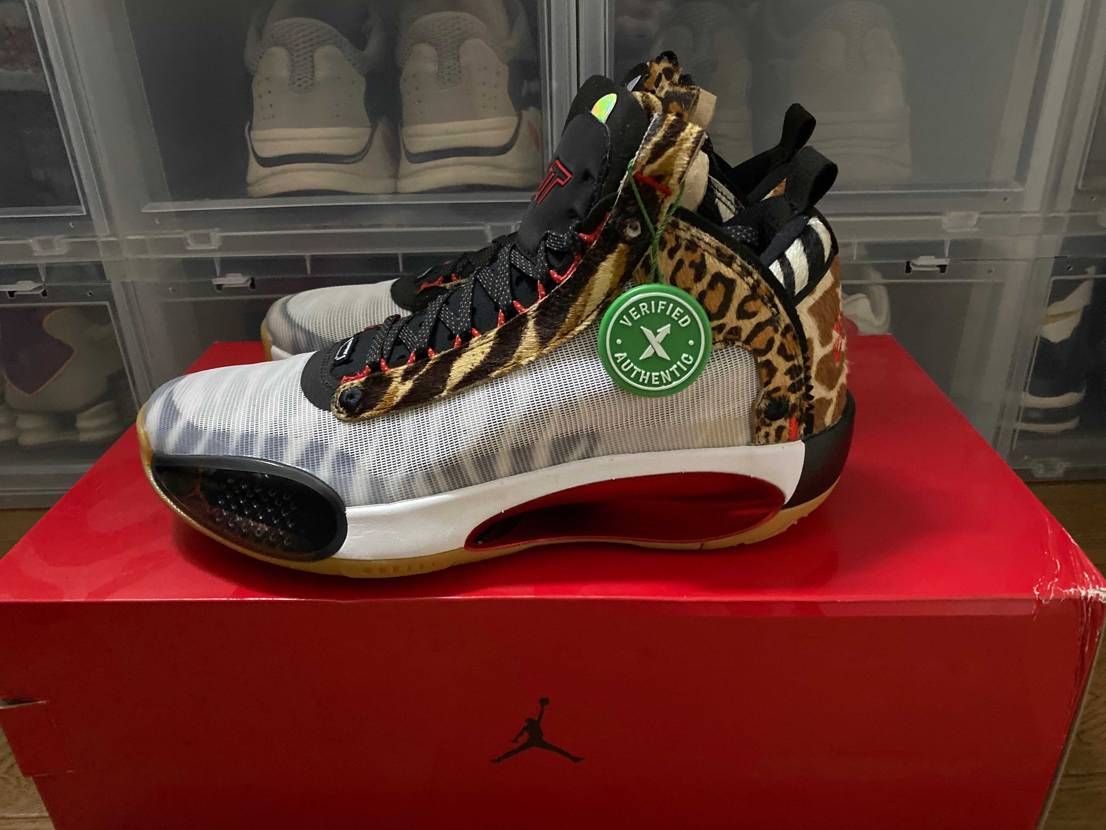 買ってから1ヶ月くらい待った〜
やっと届いたー！！！
カッコ良すぎる！！！！