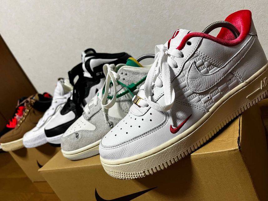 限界高校生極めております(※お金がないです)
購入するスニがコラボ系・別注