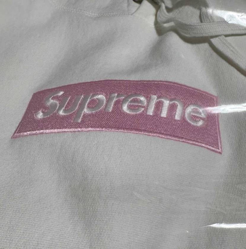 白は女子が似合いそう。

実物キレイだな。