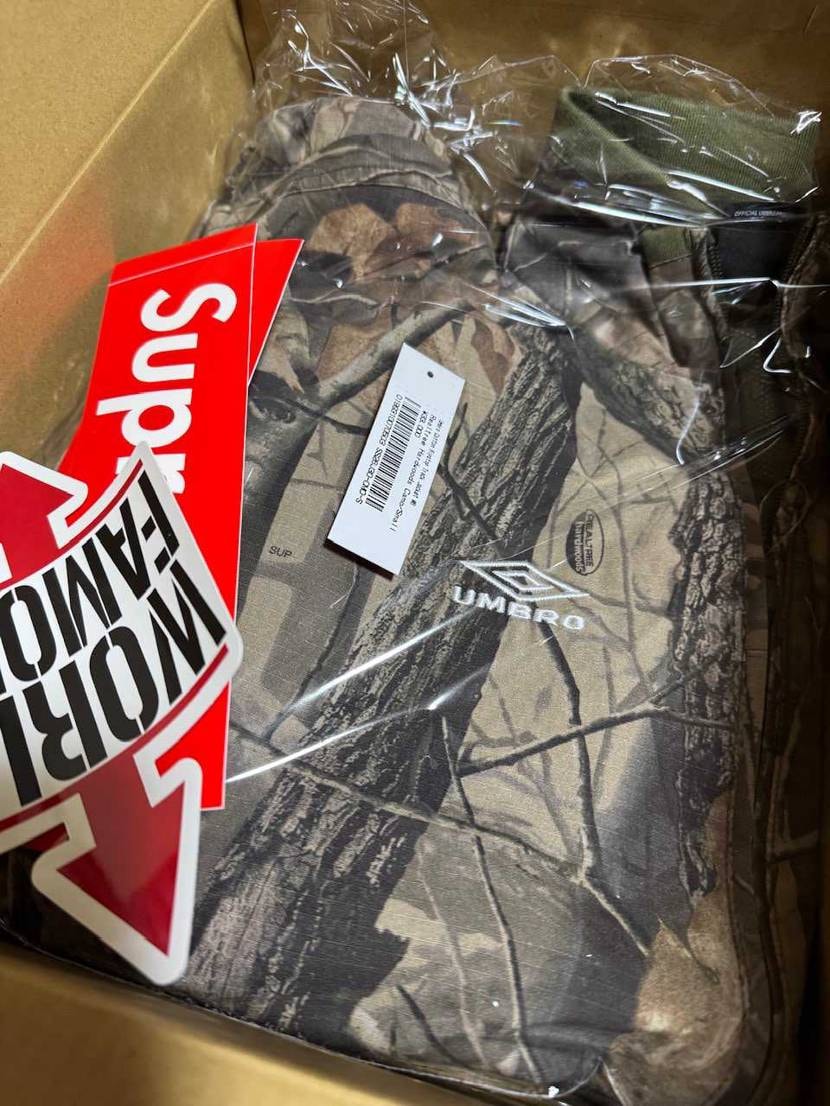 アンブロ✨
穴空いてるステッカー欲しかった😭