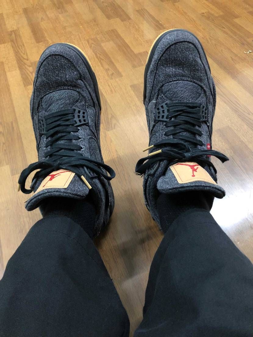 今日は、朝雨降ってたので、ジョーダン4😊