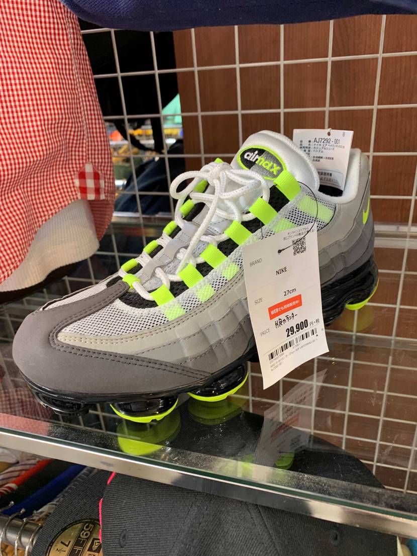 なにこれ珍百景かな？笑笑

まさかセカストに……
サイズは27でした‼️新