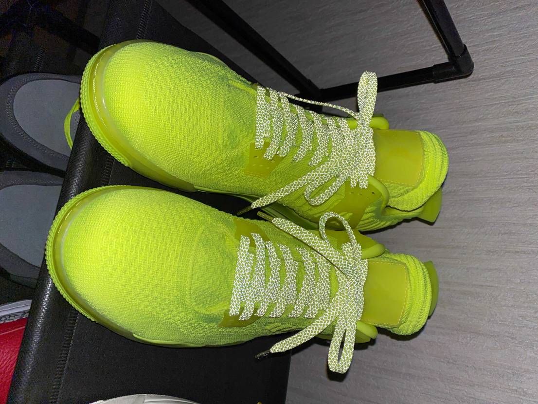 今年も夏が来るのでレア紐🧵付け替え😍
買えて良かった😊#nike #