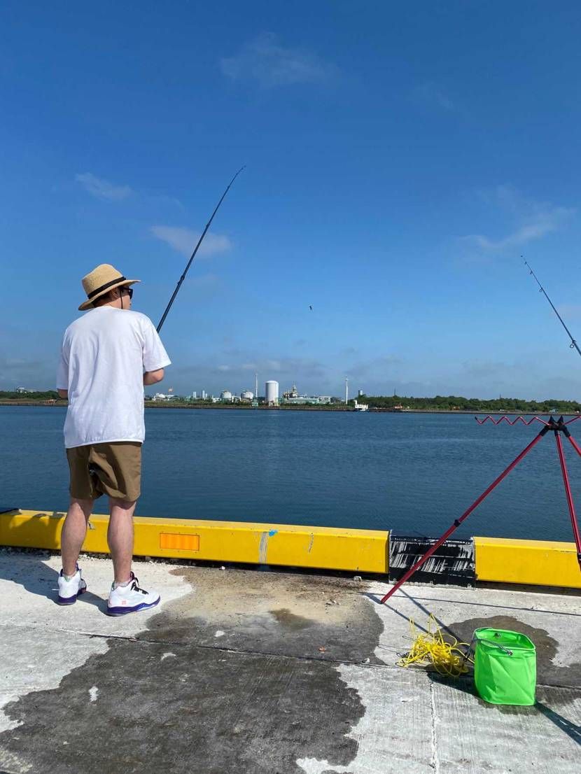 釣果報告🎣
カレイ４匹🥰

1日で日焼けやばいです。
変態ぽいですかね笑