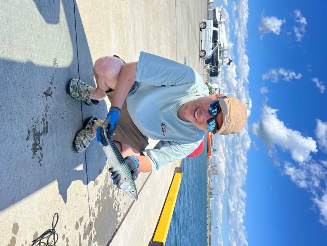 今年も北海道まで回遊してきてくれました♪

スニーカー履いてませんが、キーン