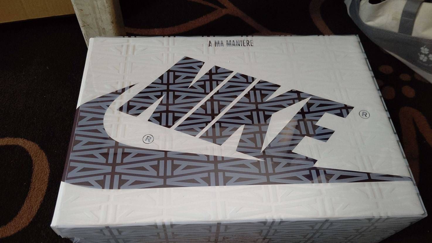 無事届きました。
箱も良き