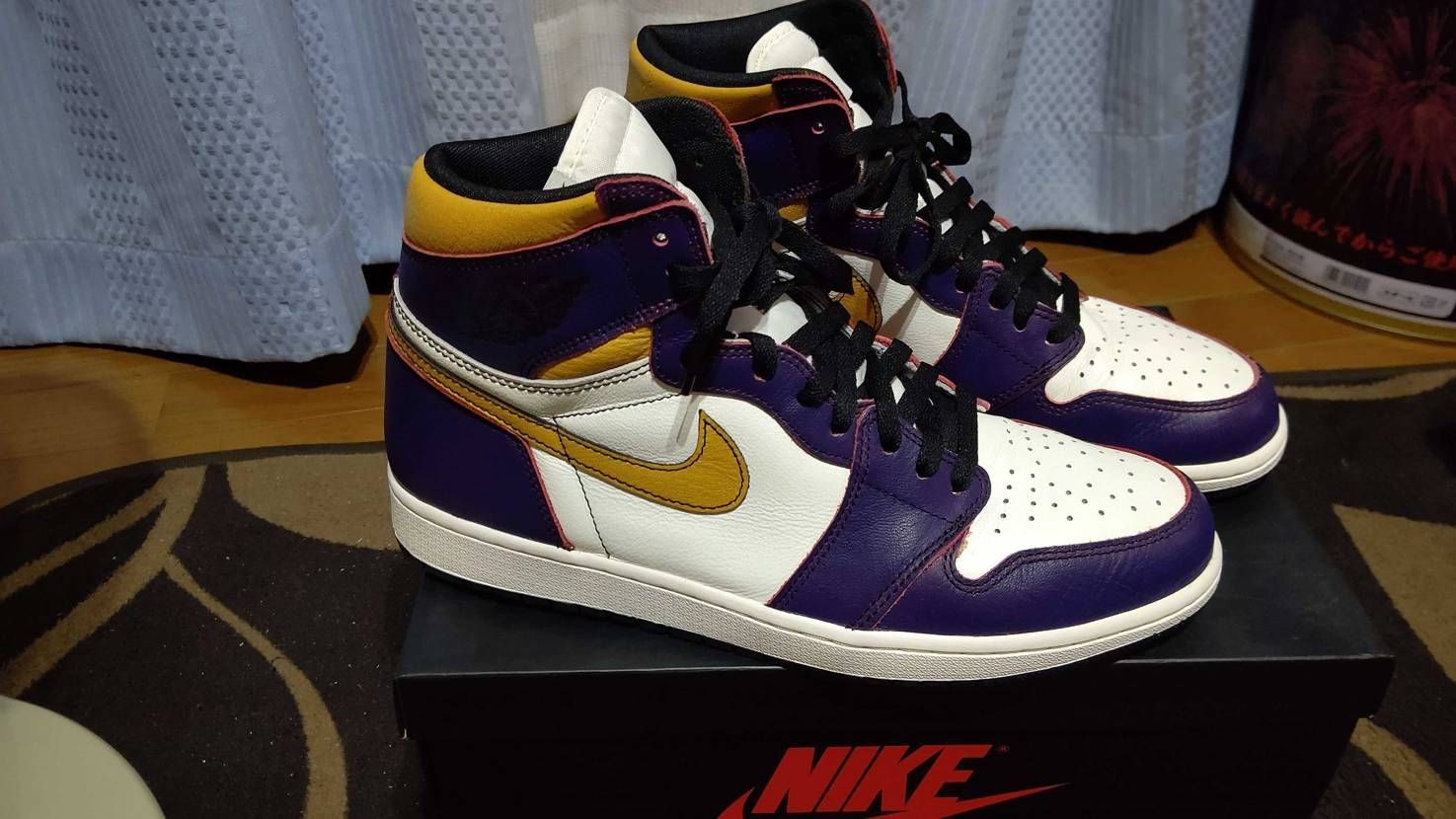 無理して買ったが買って間違いなし
色落とすのも有だがもうしばらくこの色合いを楽