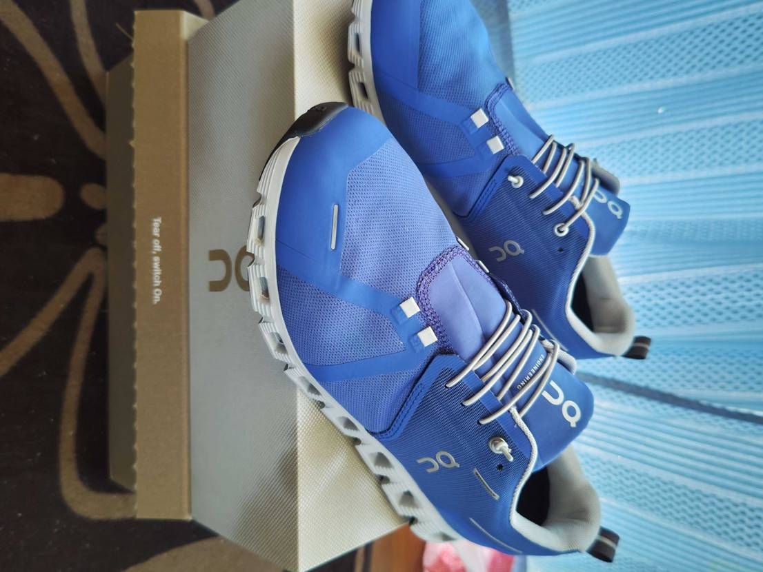 新年一発目のスニーカー
この前セールで購入したクラウド５