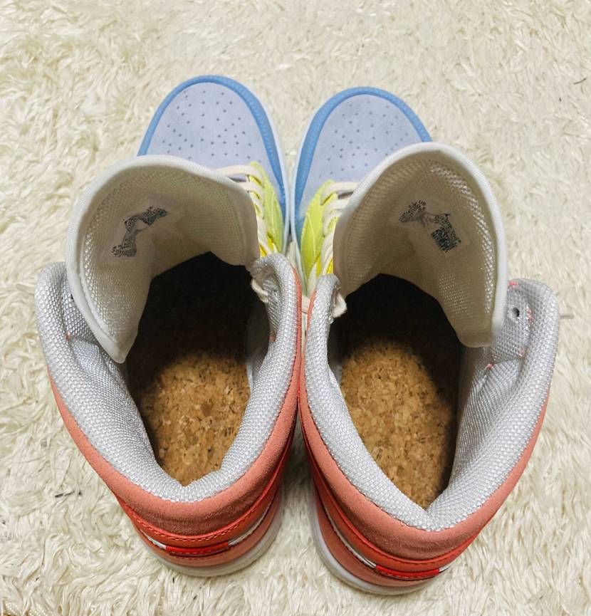 ダイソーのコルクインソールが自分的にいい感じ！！
ペラペラはしてるけどなんかオ