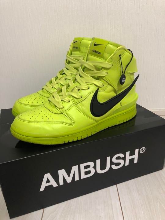 スニーカー自体はかっこいいと思うのですか、40代50代のおじさんが履くと痛いです