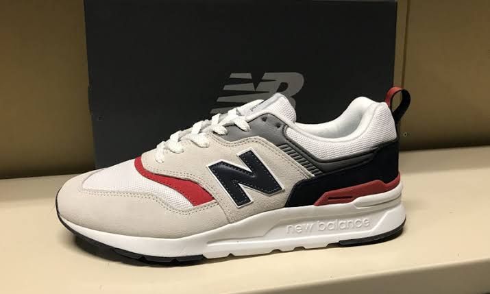 ニューバランスだった時との落差......
リヴァプールにナイキクオリティ押し
