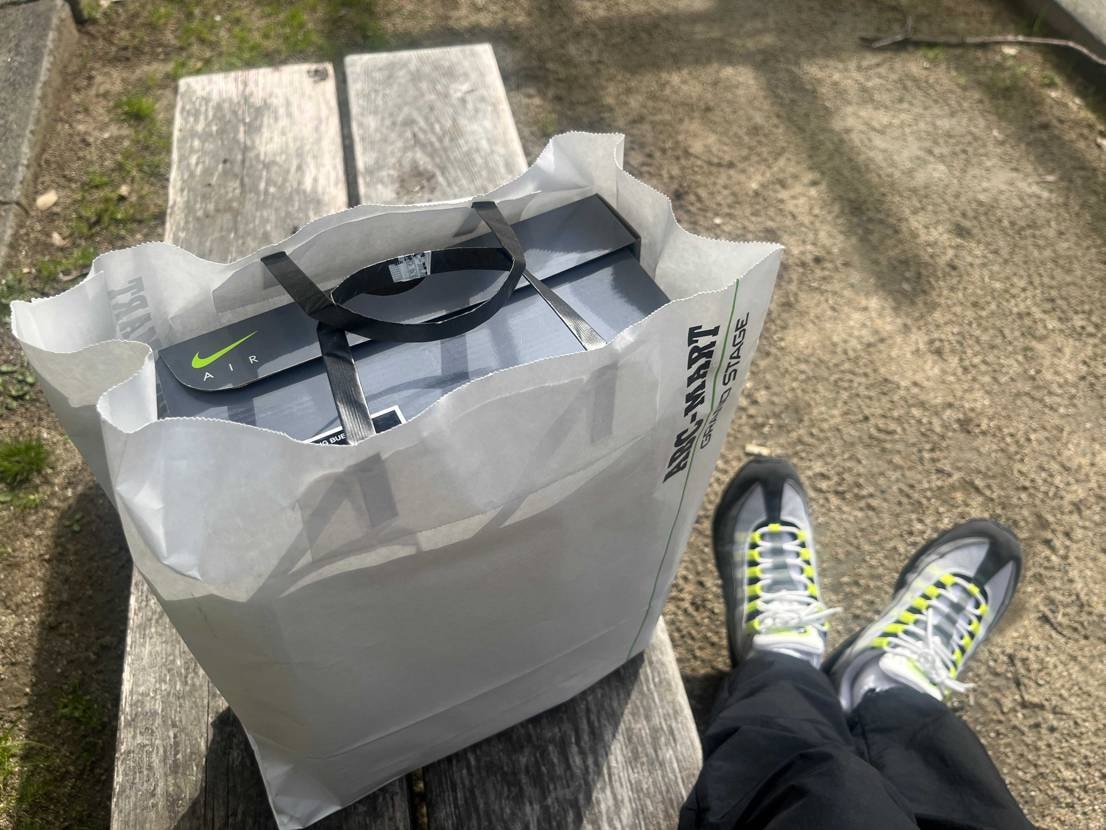 ABCマートさんに👟取りに行って来ました。

2020年のイエローグラデを履