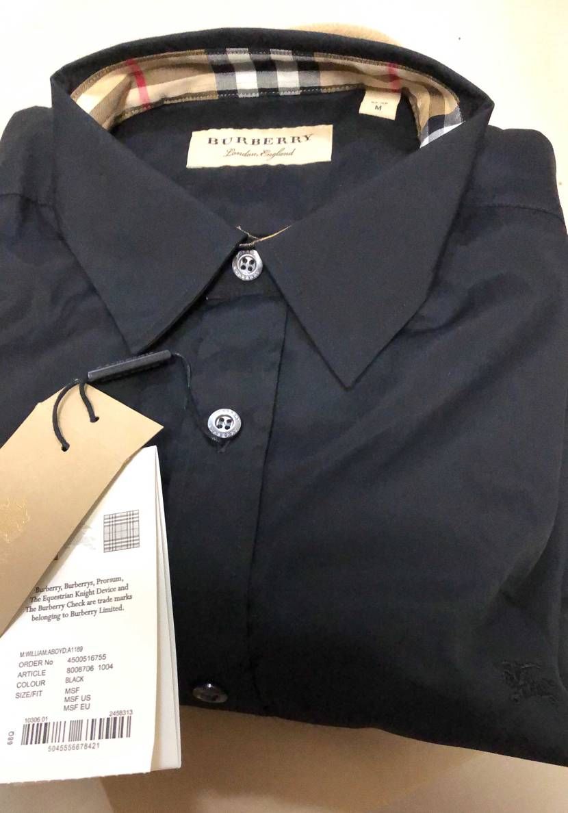 スニーカー関係ないですけど今日アウトレットでBurberryとカルバンクライン買