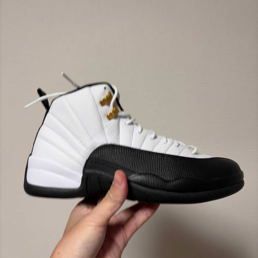 最初に見た展示品はマッドガードの接着が雑だったりしてコレはないなという感じだった