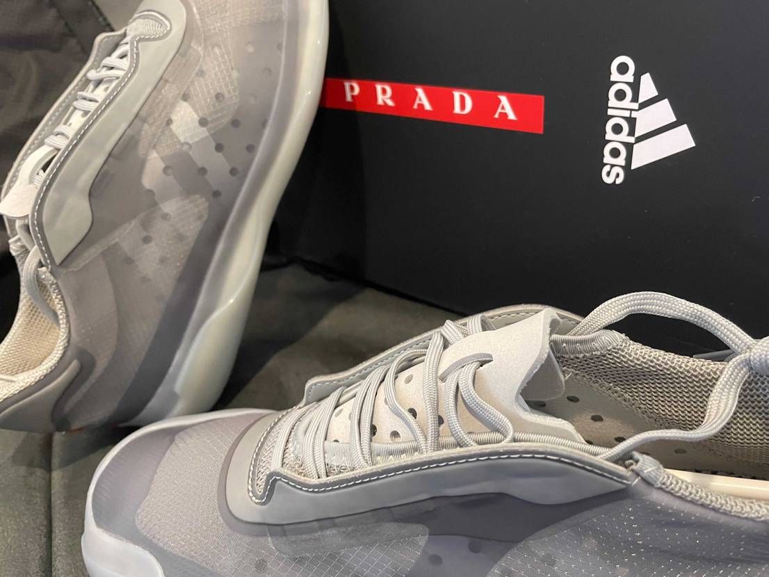 adidas×プラダのA+P LUNA ROSSA 21のグ