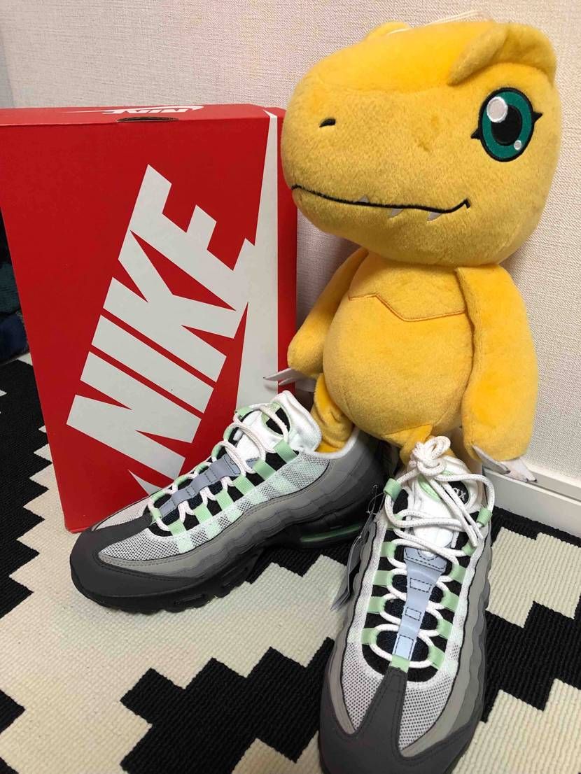 奥さんに買った95ミント届きました。
とても喜んでくれました
よかったです。