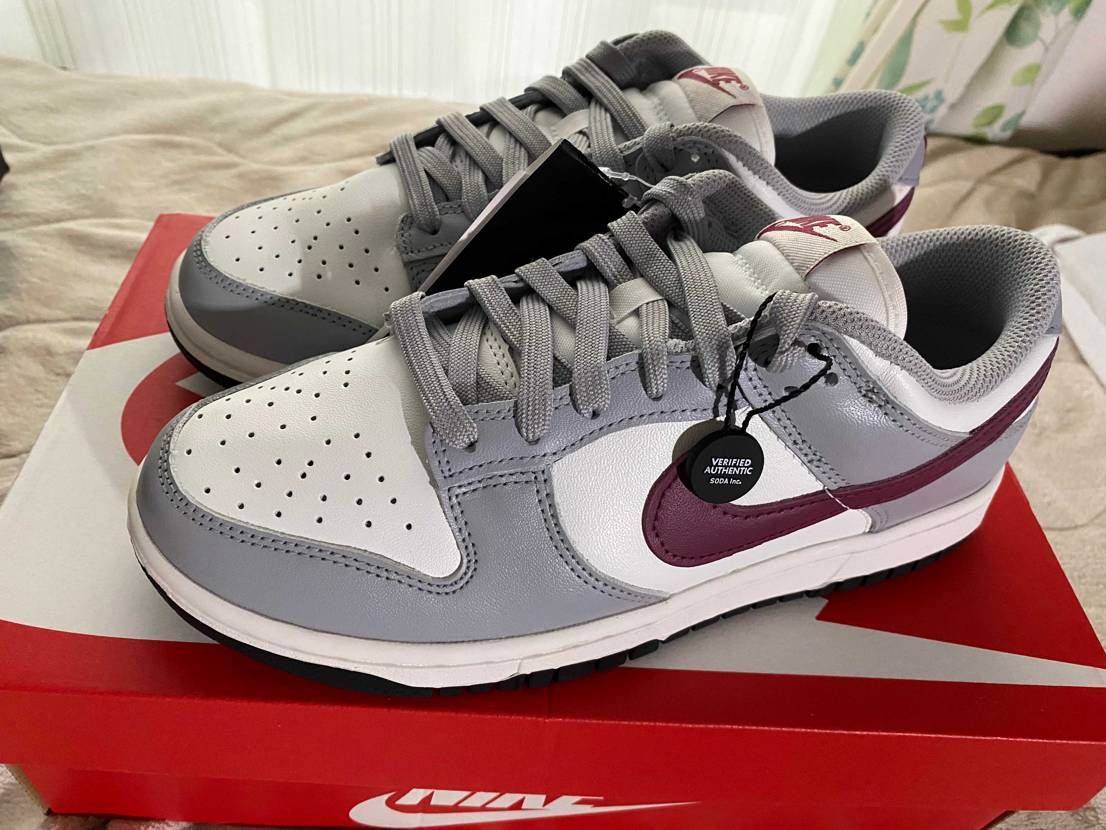 ナイキウィメンズダンクロー
初めてスニダンでの買い物でした