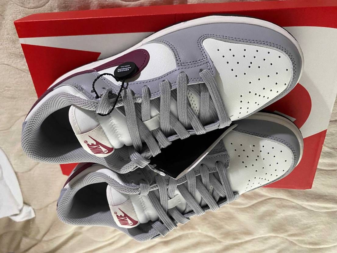 ナイキウィメンズダンクロー
初めてスニダンでの買い物でした