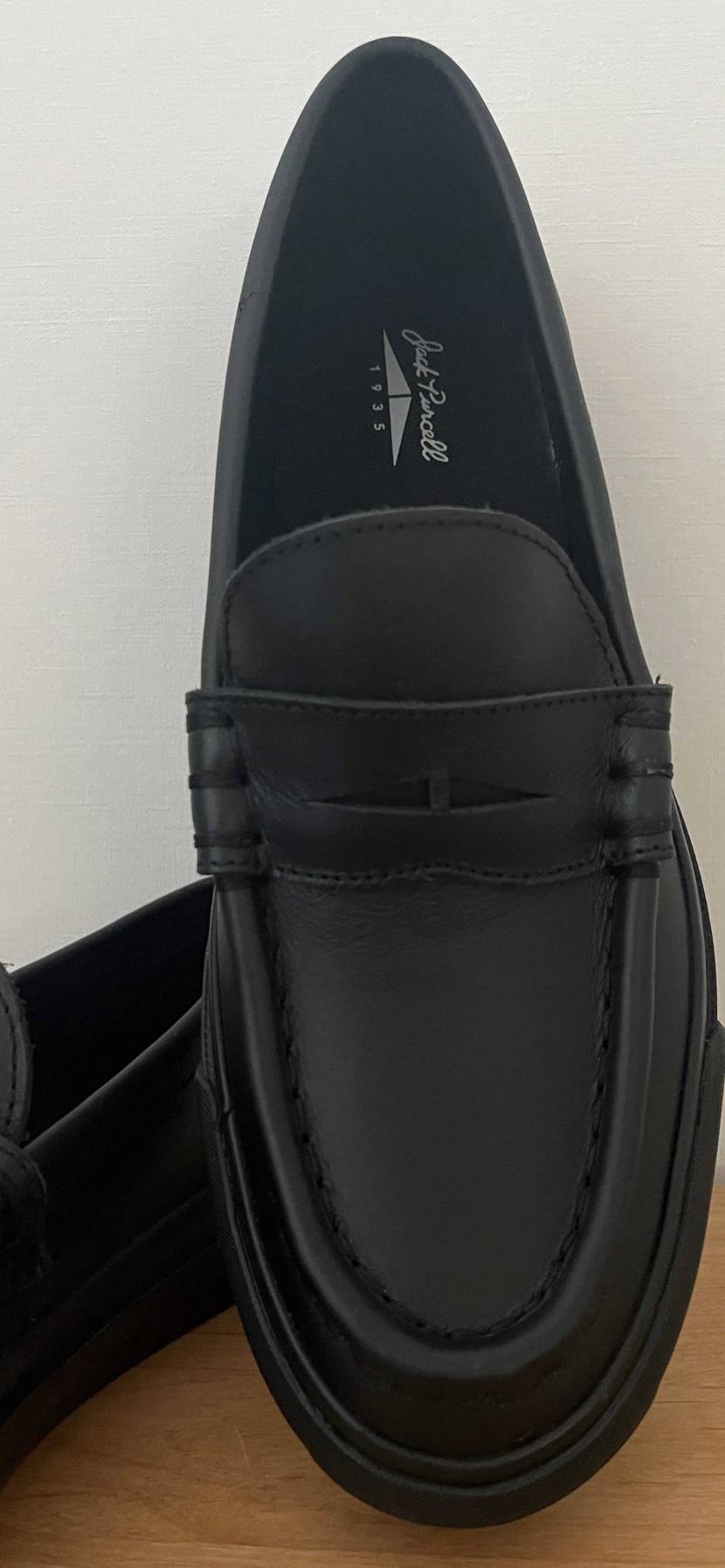 サドルの切り込みに誘われて購入しました。