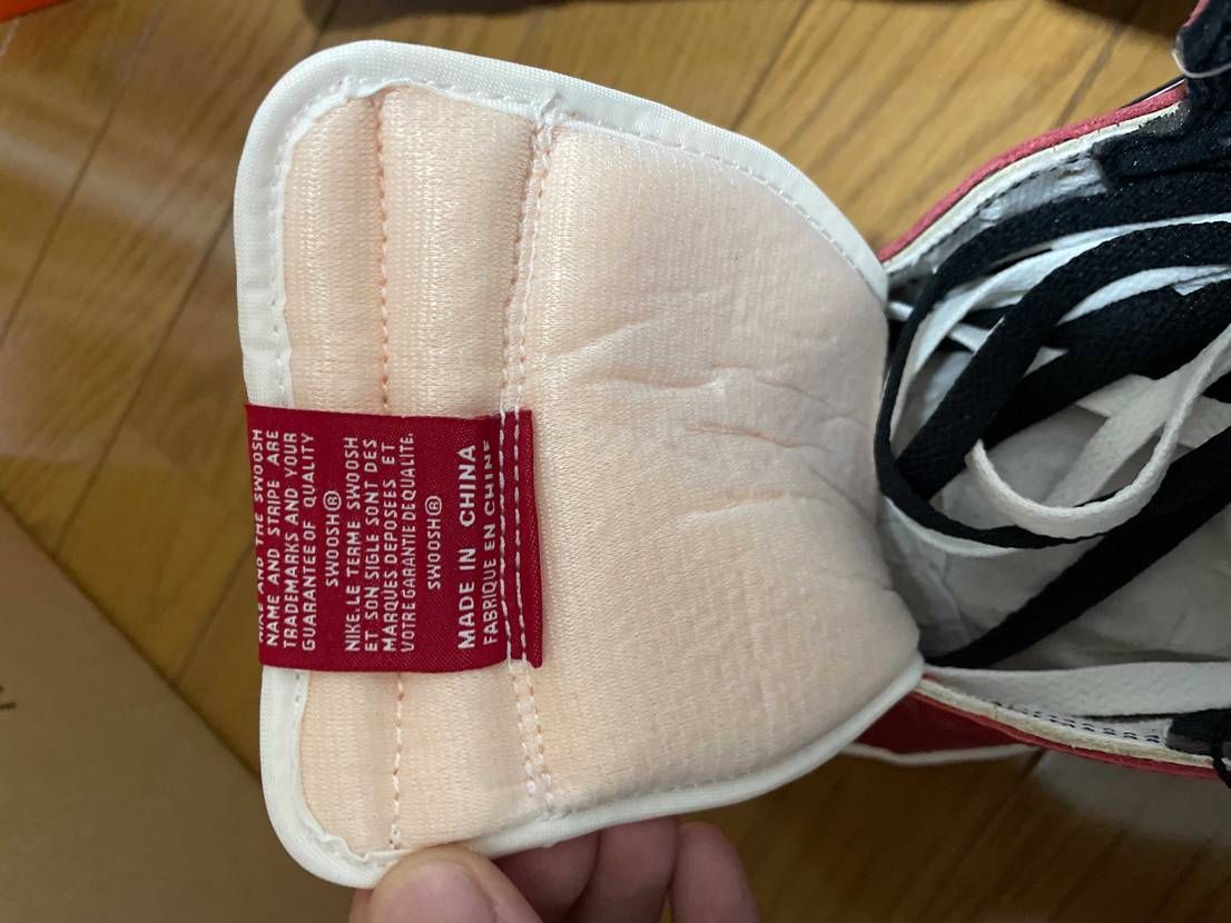 スニダンで買ったけど両方タンタグずれてる
NIKEクオリテ