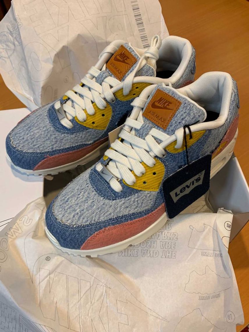 NIKE BY YOU AM90 届きました。
焦ってデフォルト購入しましたが
