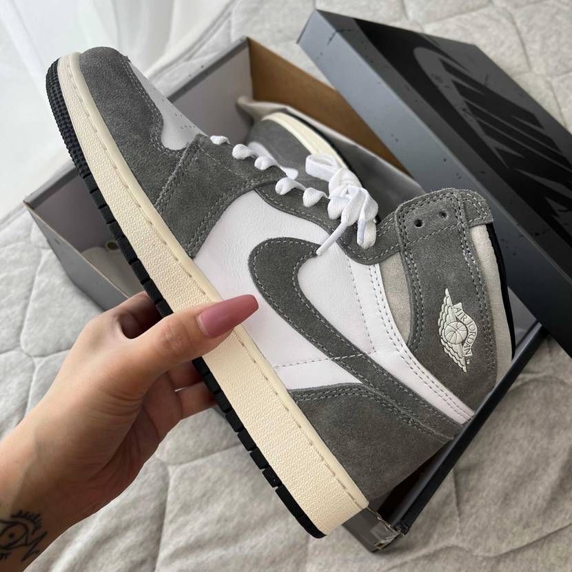 Nike Air Jordan 1 Retro High OG "Black a