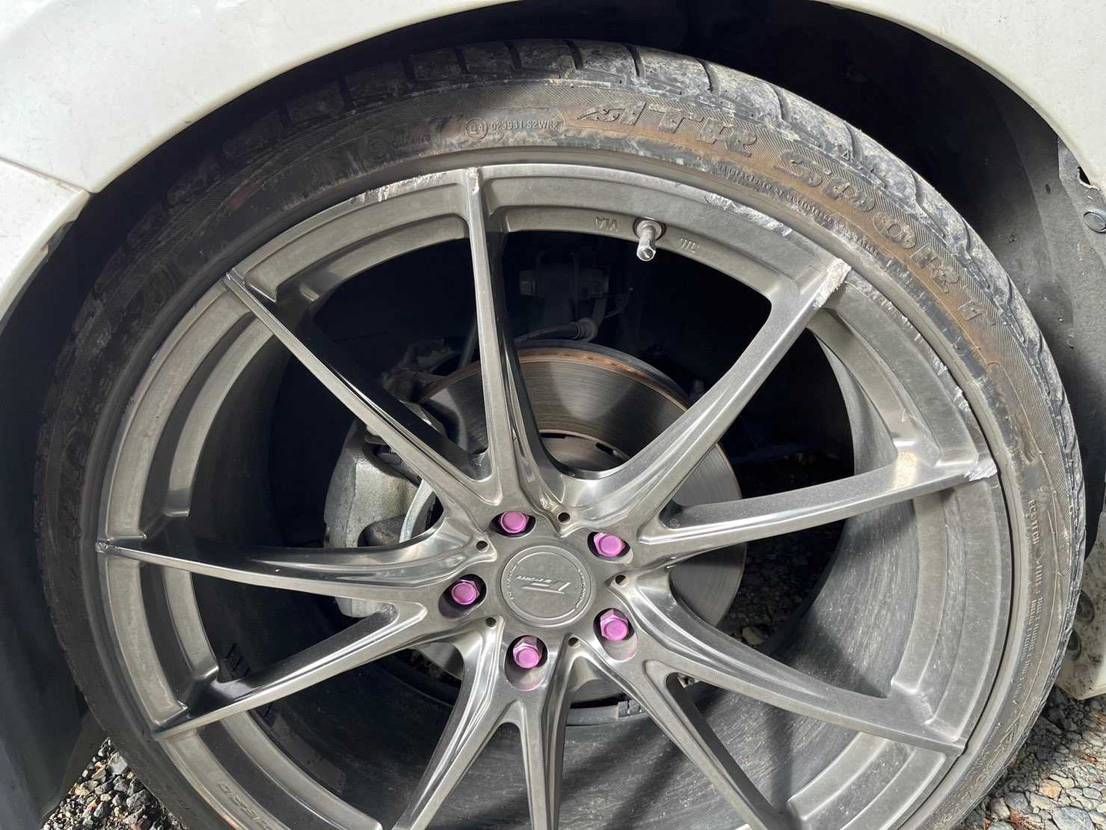 sb買えなかったけど、ホイールの傷をGOTEM😭