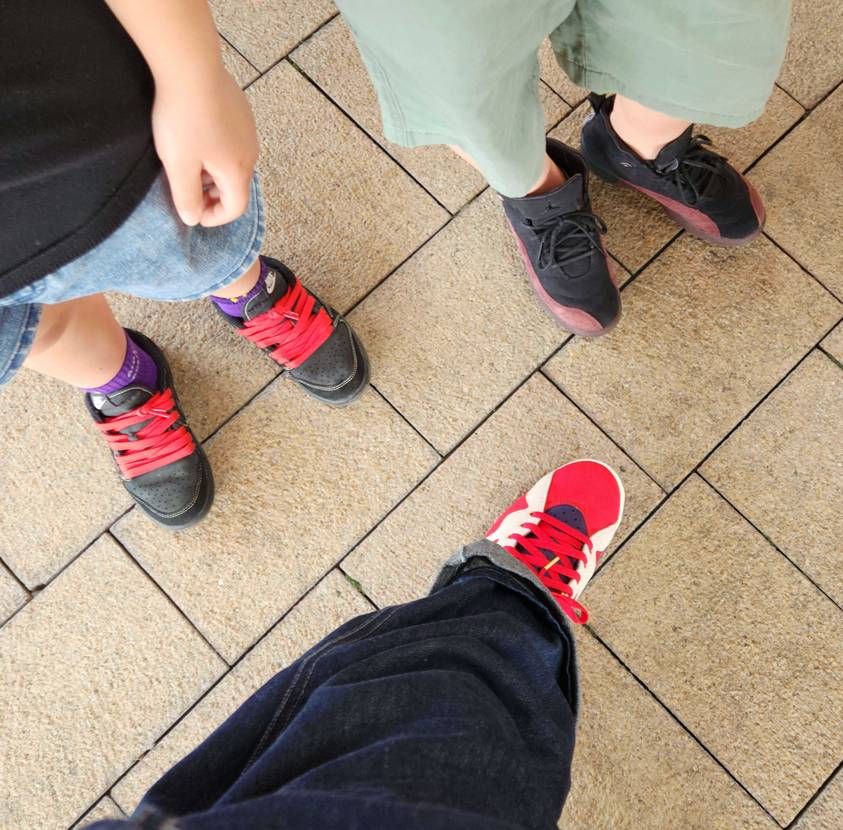 1日目ここー！
靴はズッーとこれー！
明日もここー！