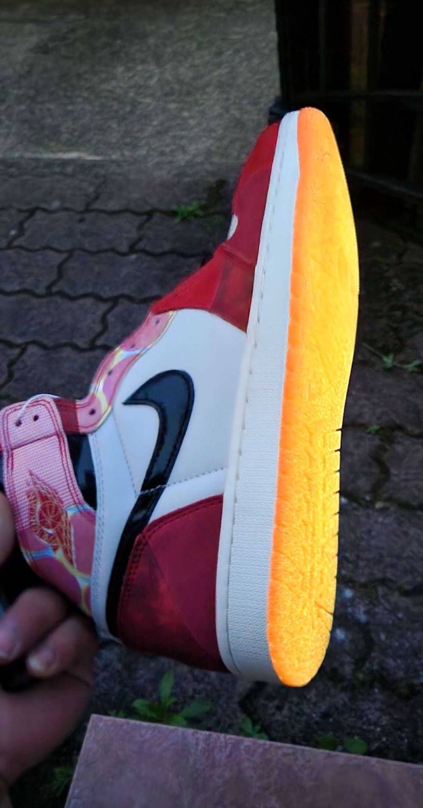 LUNASEAがLIVEしとるーーー

ジョーダン履いとるかな笑