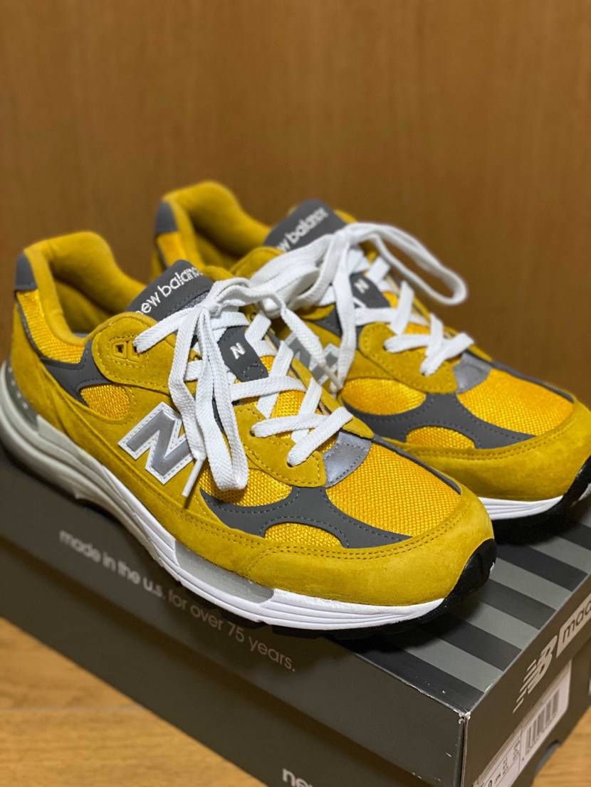 初992のbbカラー。形は今まで見てきたスニーカーの中でもトップクラスに可愛いと