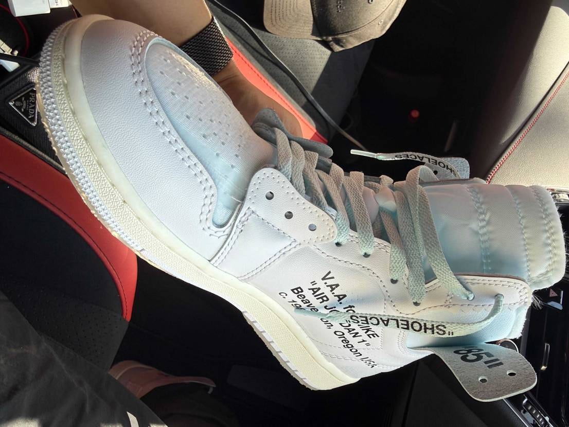 一次全落して二次で買いました！
実物かなり良かったのでもう