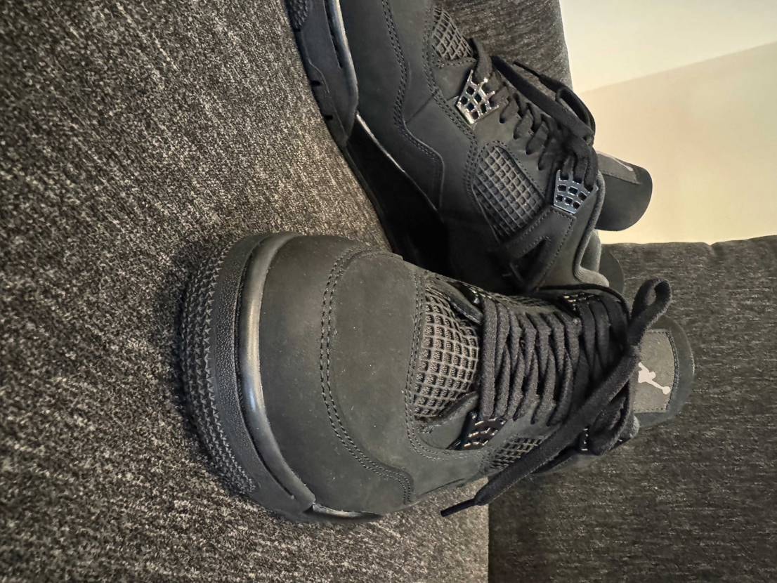 雨も上がったので、シューレースをcommunalnestに変えてキツめにして、防