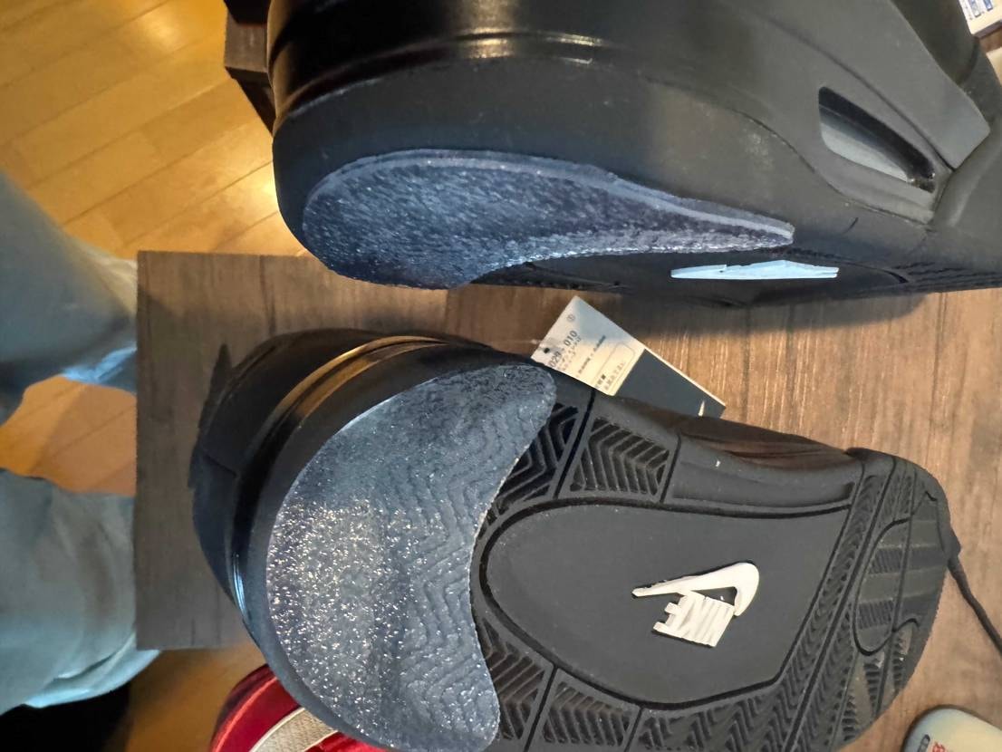 雨も上がったので、シューレースをcommunalnestに変