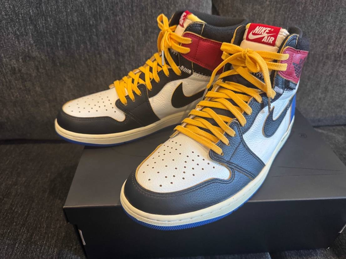 かっこよすぎです。
シューレースはcommunalnestさんですがこれがまた