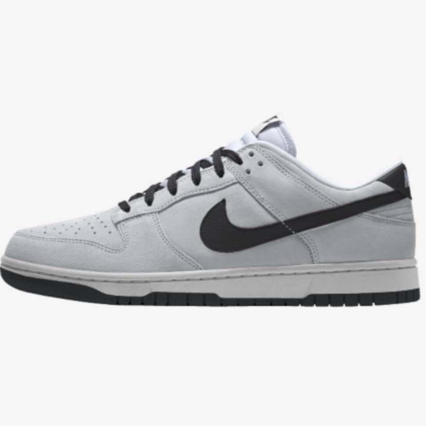 ダンクby youの白いスエードの色って変わりました？

てかby youの