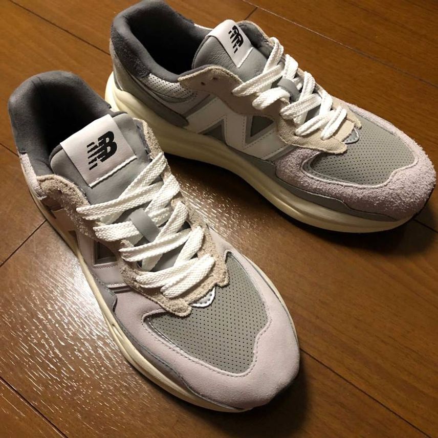 発売日に買い逃してから諦めていたものの、ここ数日で急に欲しくなりスニダンで購入し