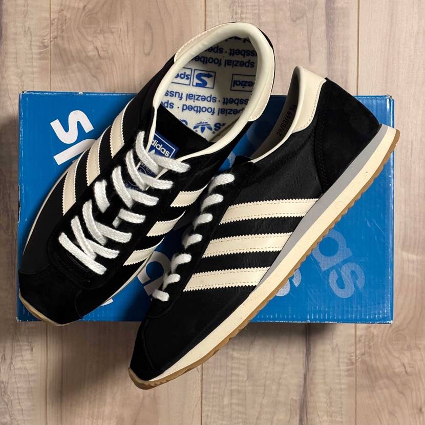 ADIDAS PAMPANGA SPZL
UNDEFEATEDのブラックフライ