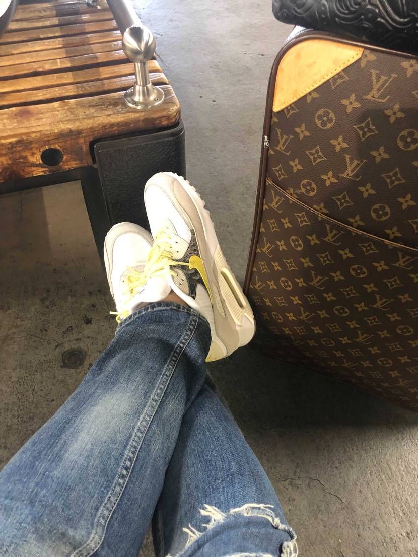 よーし!
炎上行くぞー!
これから、グリーン車に乗って出張ざます。