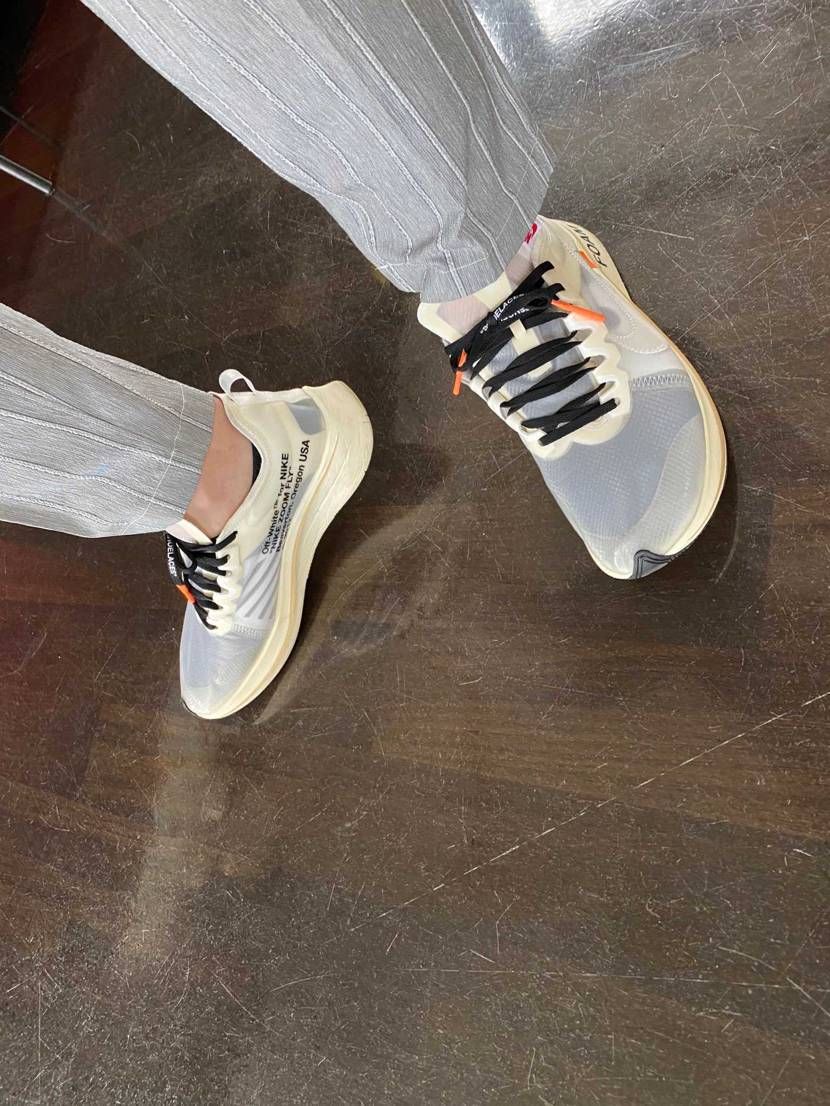 ざす！

今日は、札幌も30度超えですね。
ズームフライ履きましたとさ。