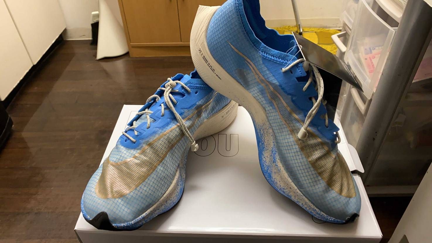 ざす！

ランニングシューズ届きました。
ヴェイパーフライネクスト%バイユ