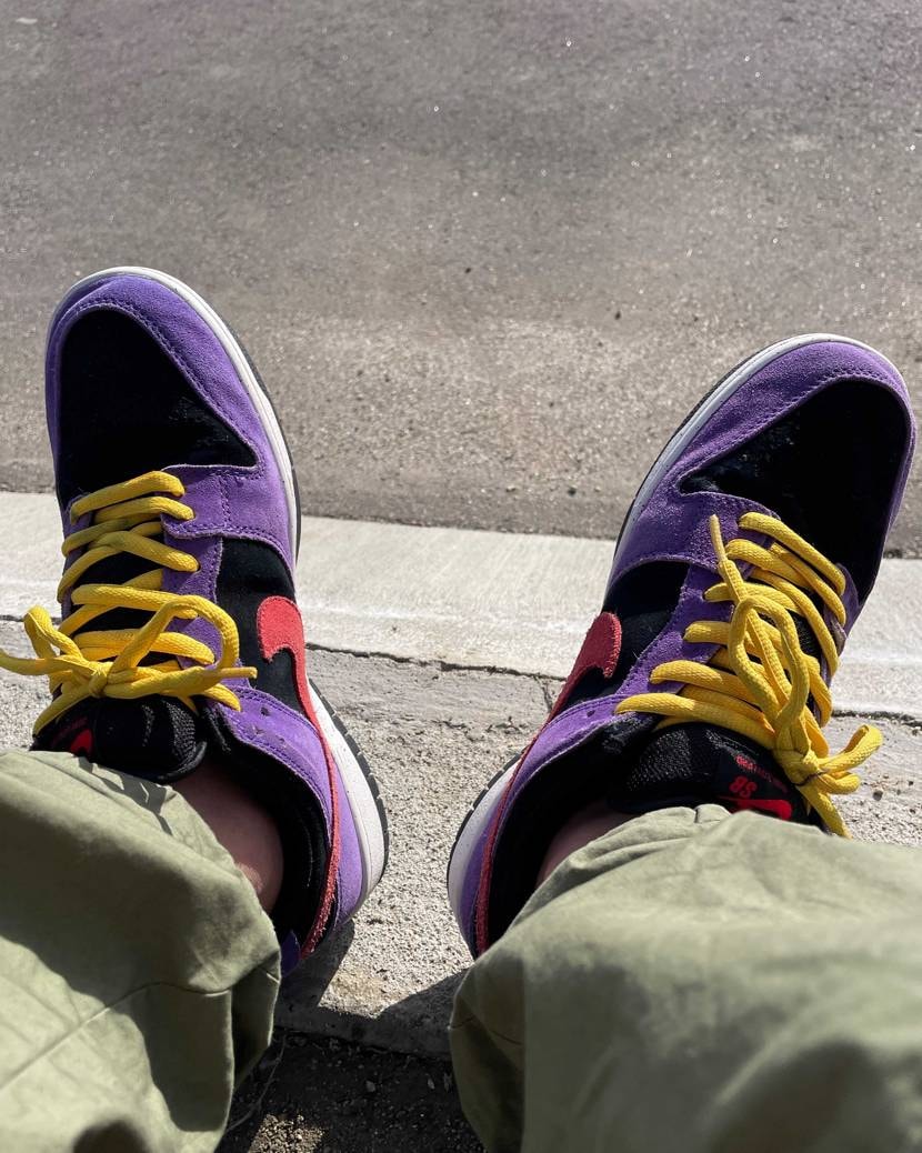 近所のバスケットコートのある公園にて