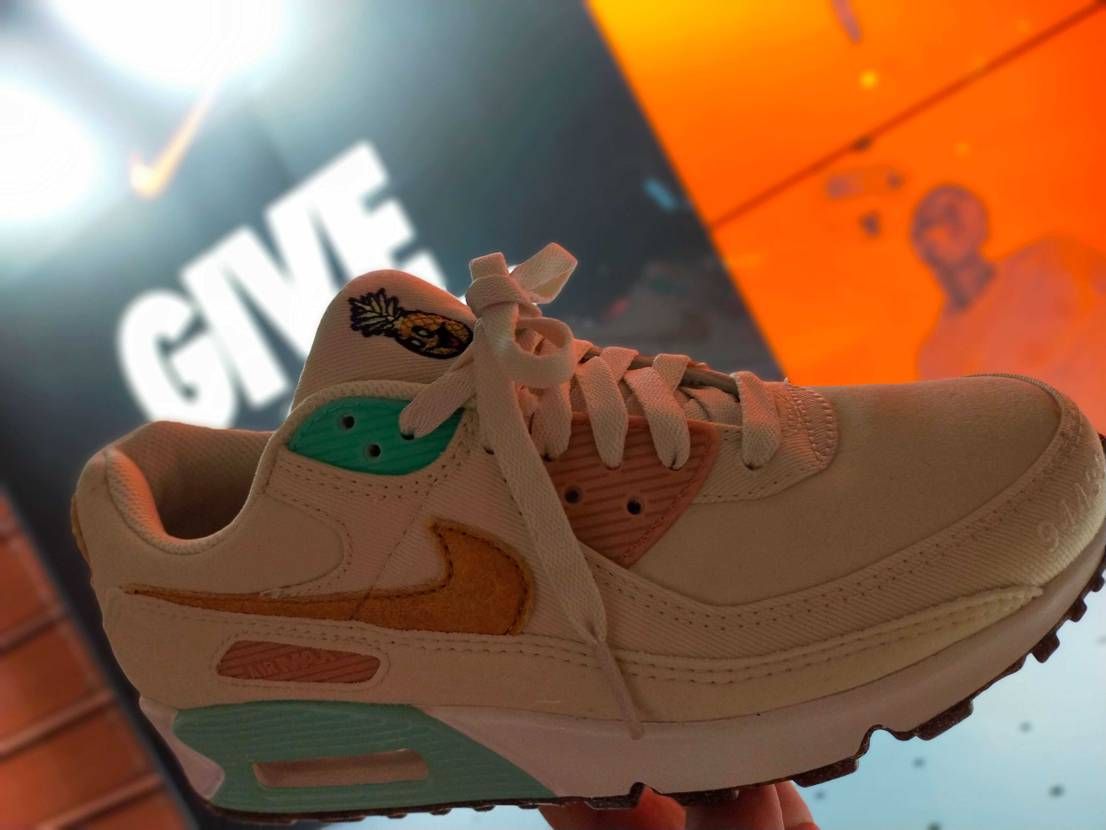 NIKE AIR MAX 90 HAPPY PINEAPPLE "COCONUT