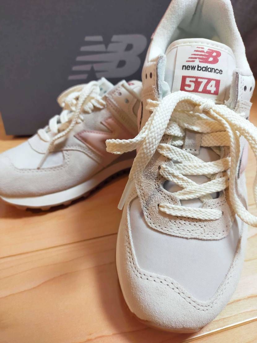 New Balance 574👟
最近ニューバランス欲しくて
色味に一目惚れ
