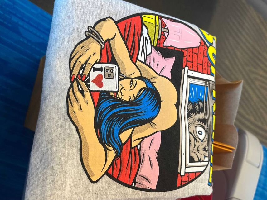 supreme 原宿、オンライン売り切れ商品たくさんありました。bed room